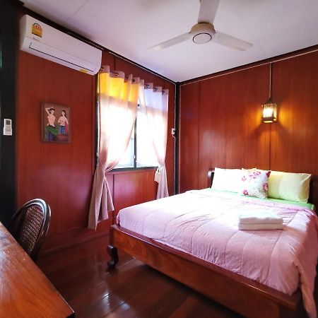 Tavee Guesthouse 曼谷 外观 照片