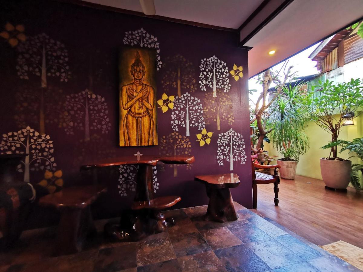 Tavee Guesthouse 曼谷 外观 照片