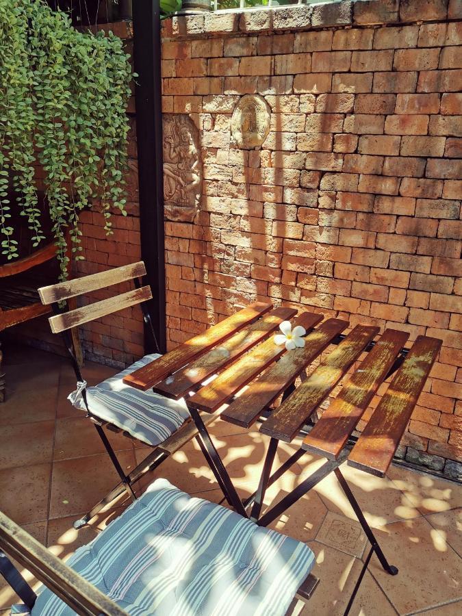 Tavee Guesthouse 曼谷 外观 照片