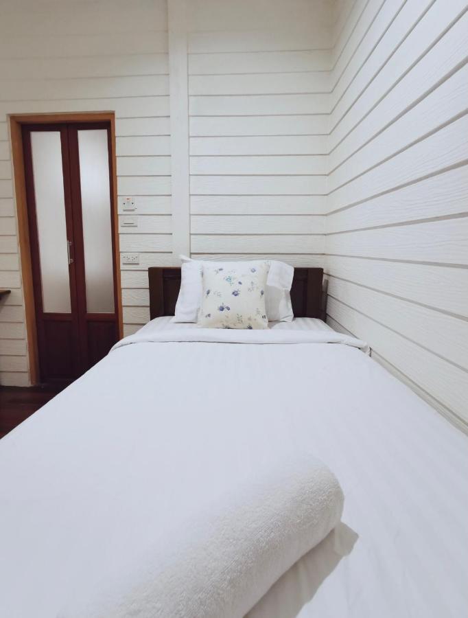 Tavee Guesthouse 曼谷 外观 照片