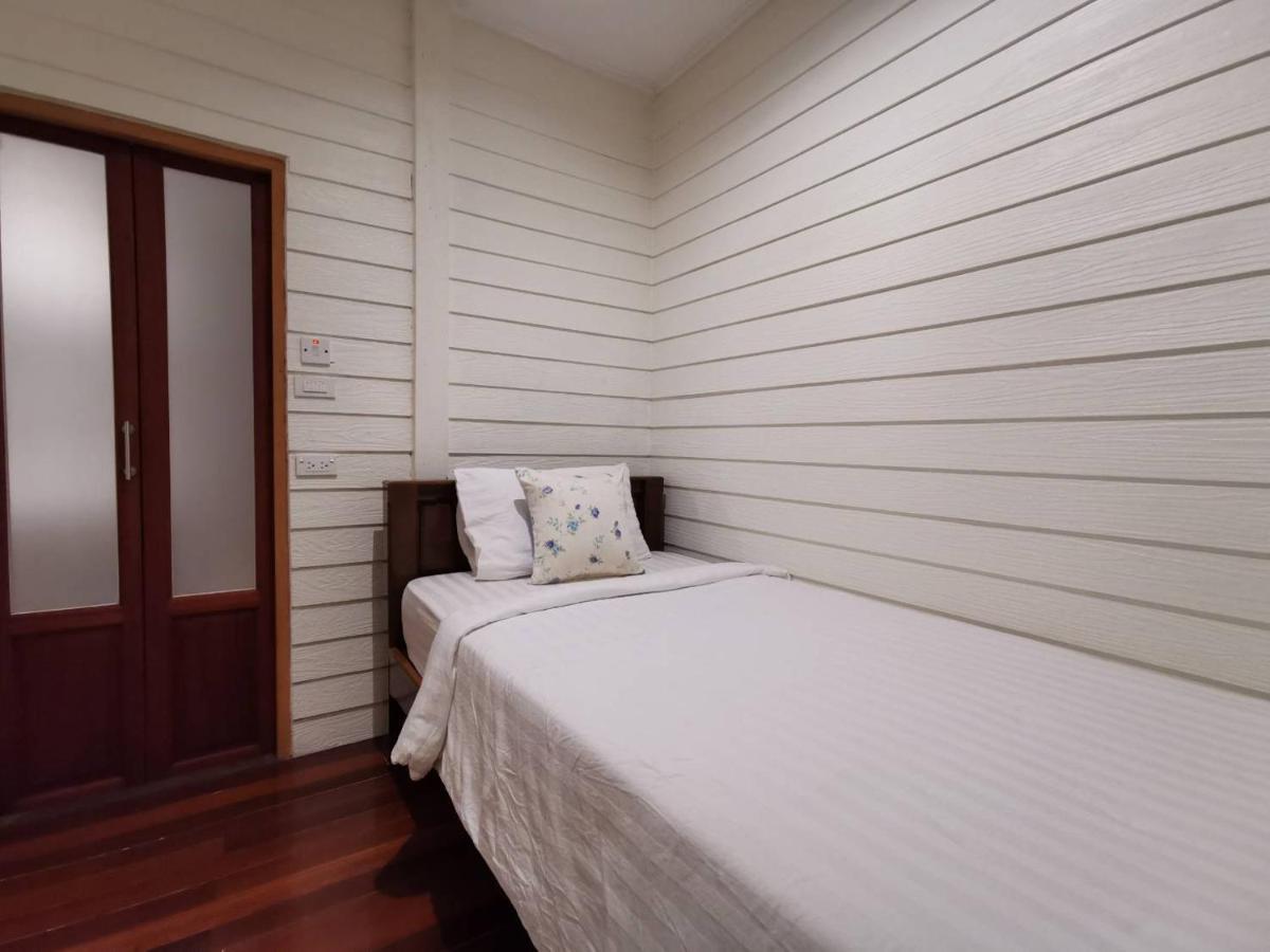 Tavee Guesthouse 曼谷 外观 照片