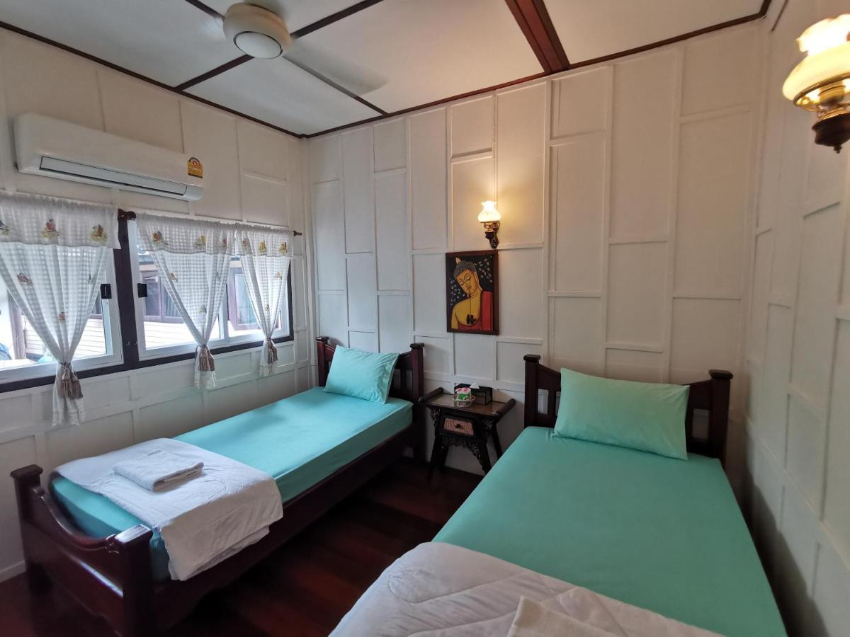 Tavee Guesthouse 曼谷 外观 照片