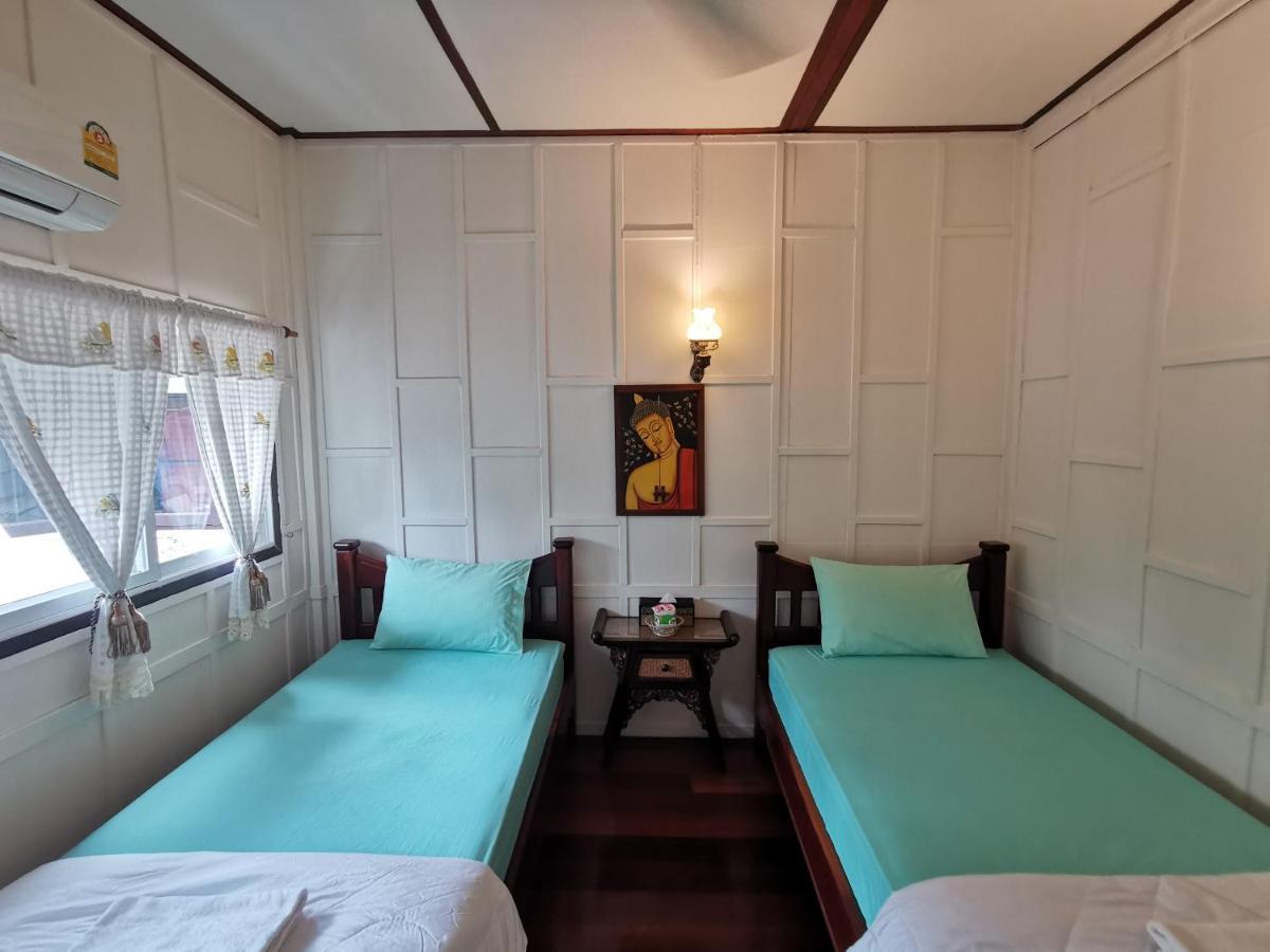 Tavee Guesthouse 曼谷 外观 照片