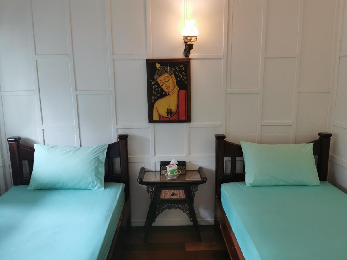 Tavee Guesthouse 曼谷 外观 照片