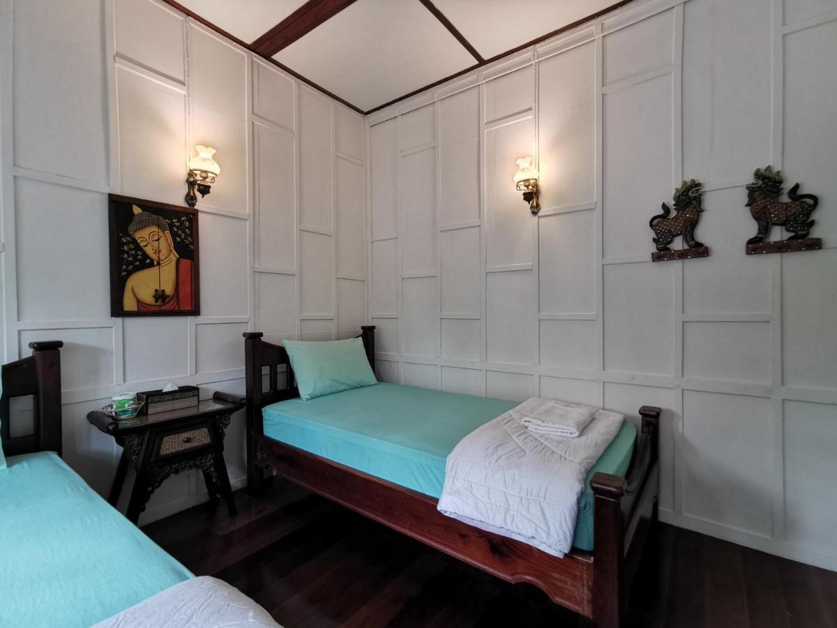 Tavee Guesthouse 曼谷 外观 照片