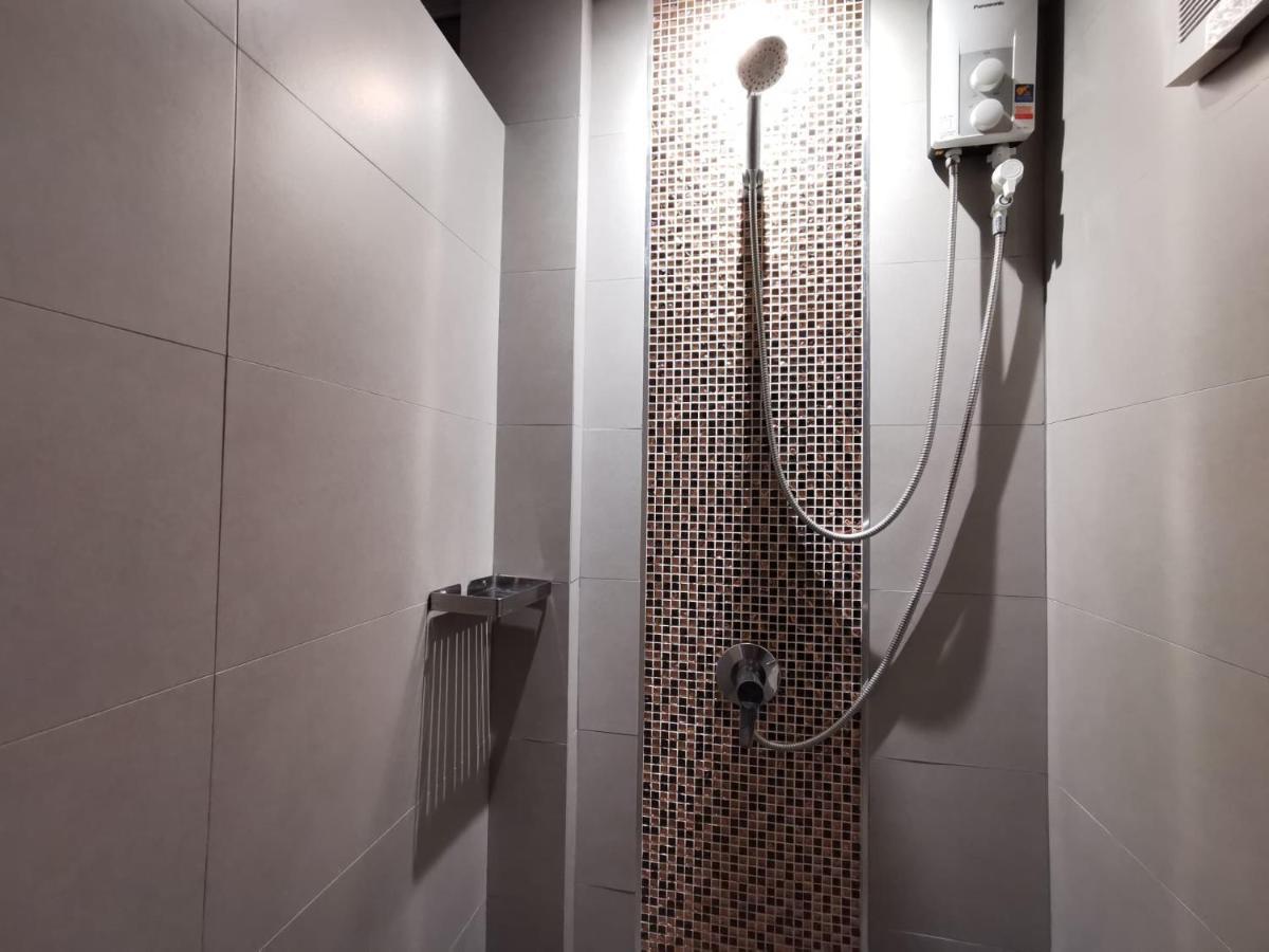 Tavee Guesthouse 曼谷 外观 照片
