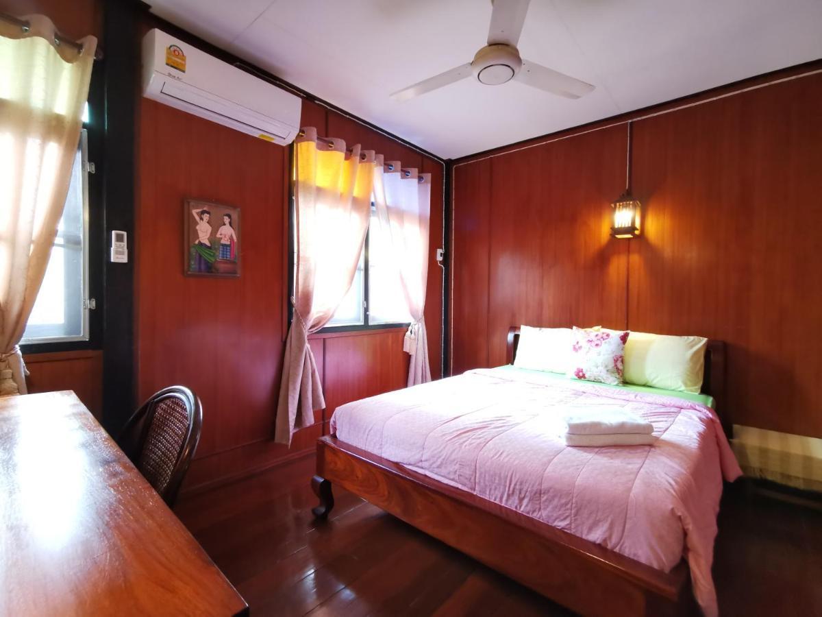 Tavee Guesthouse 曼谷 外观 照片