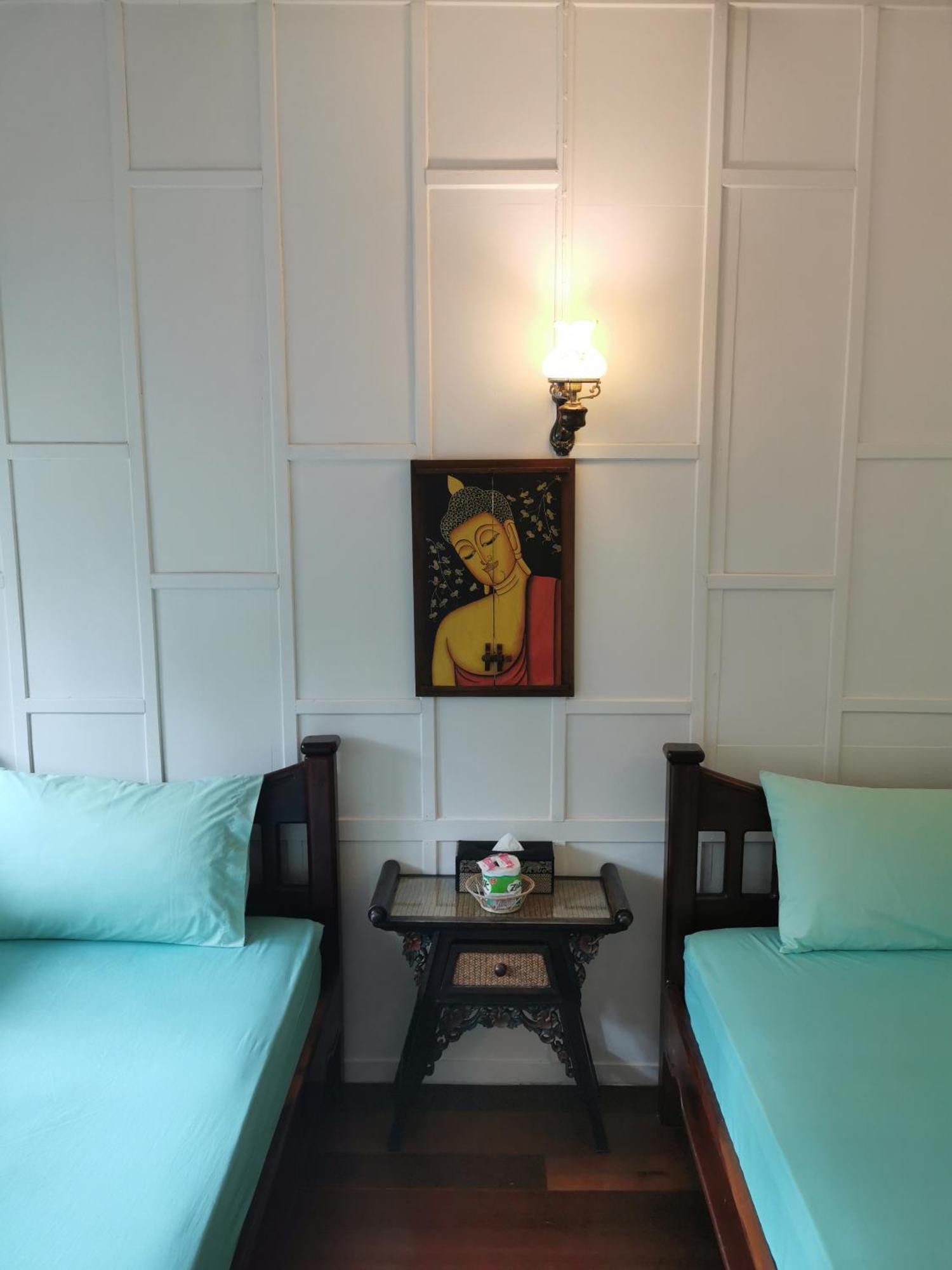 Tavee Guesthouse 曼谷 客房 照片